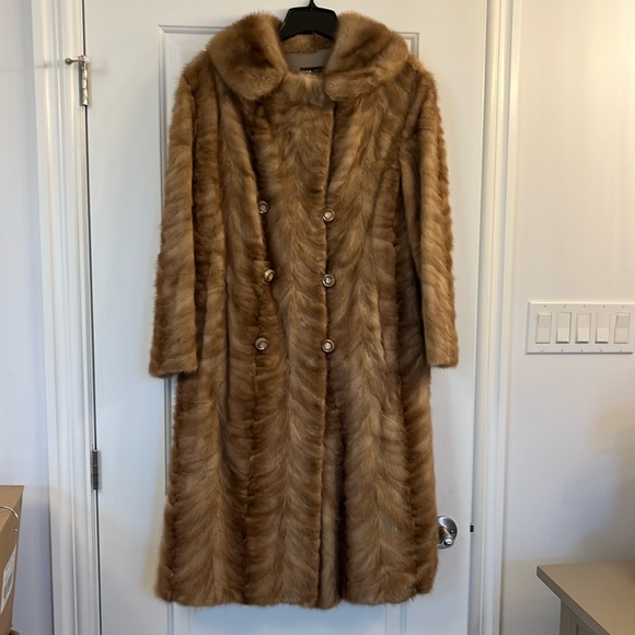 Fur Coat - Picture 1 of 5